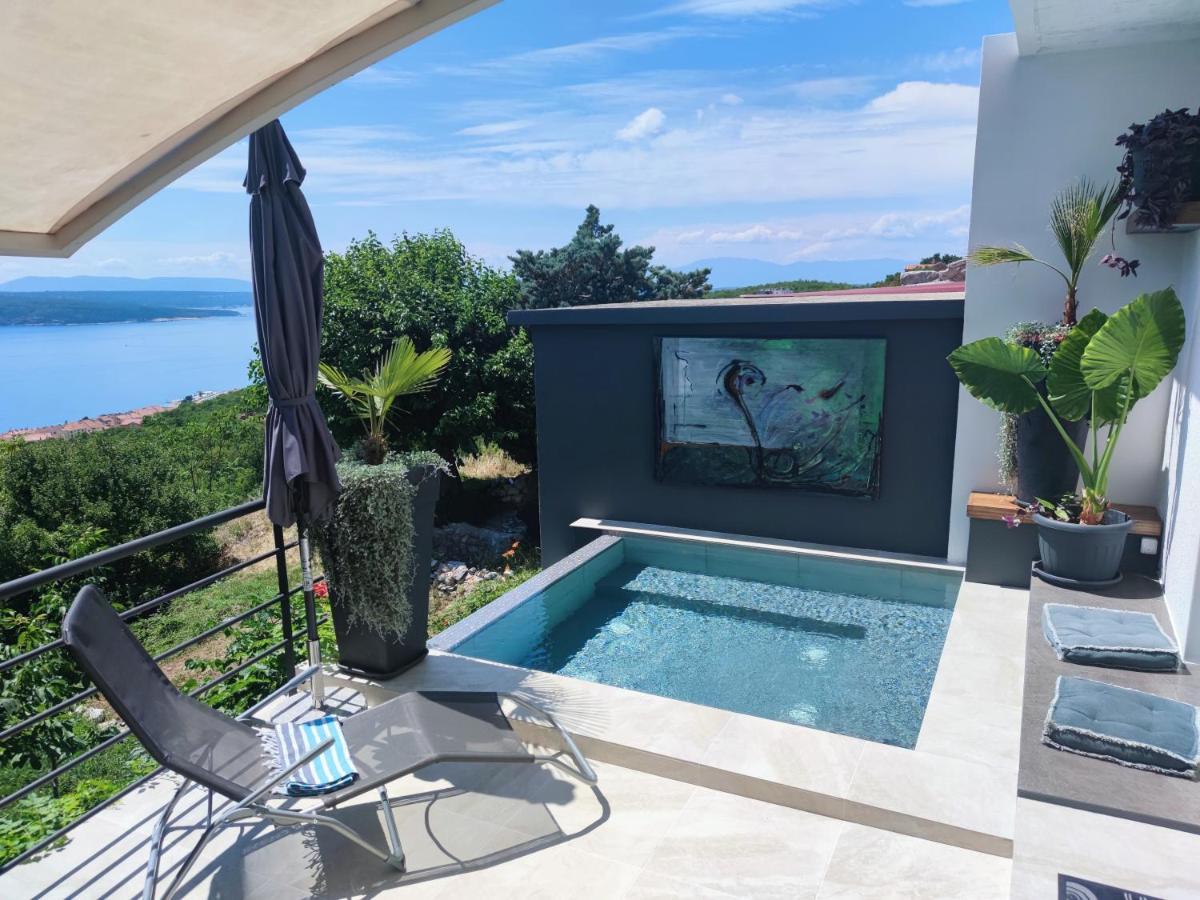 Art Gallery House With A Small Relaxing Pool Crikvenica Eksteriør billede