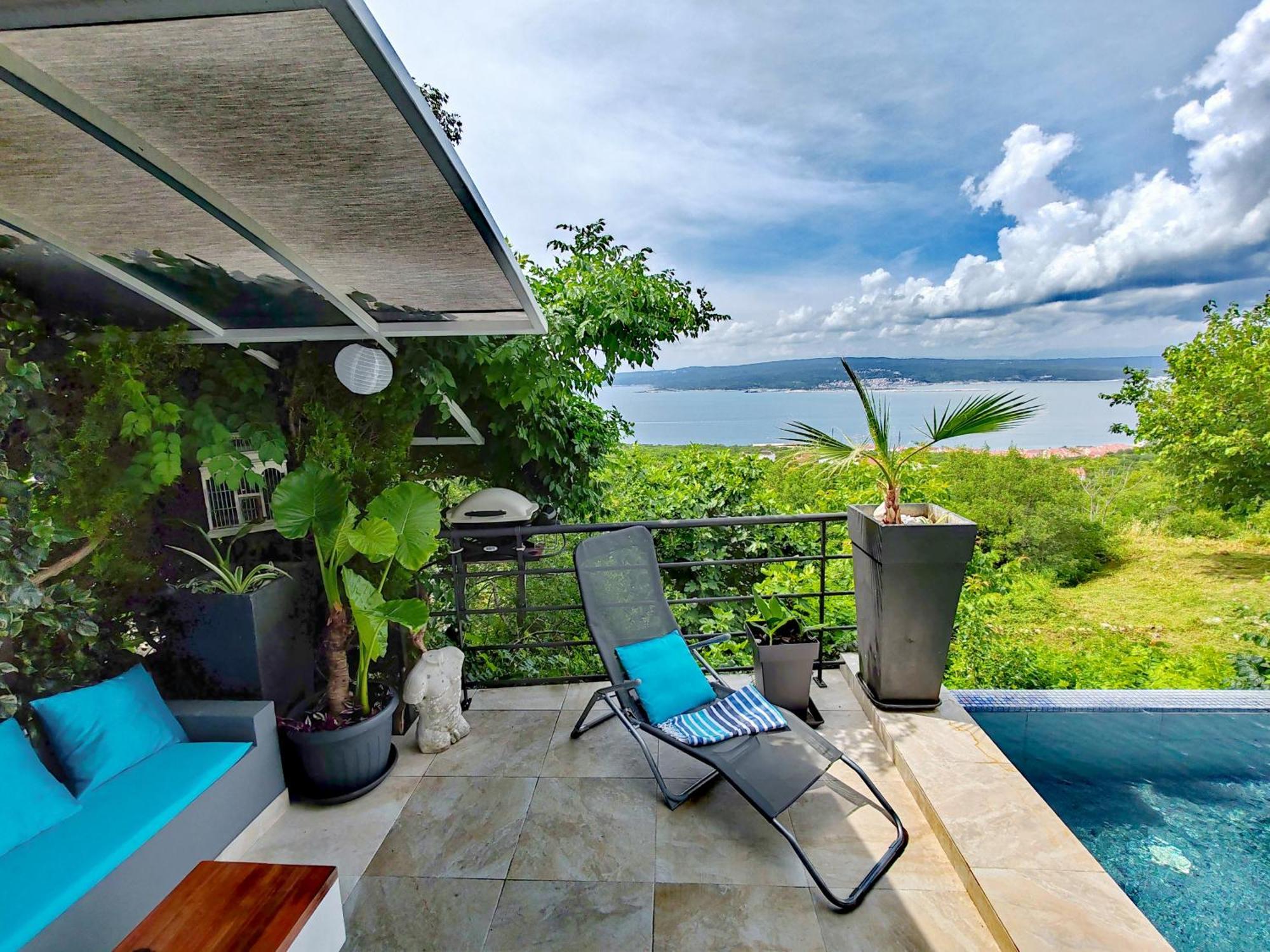 Art Gallery House With A Small Relaxing Pool Crikvenica Eksteriør billede