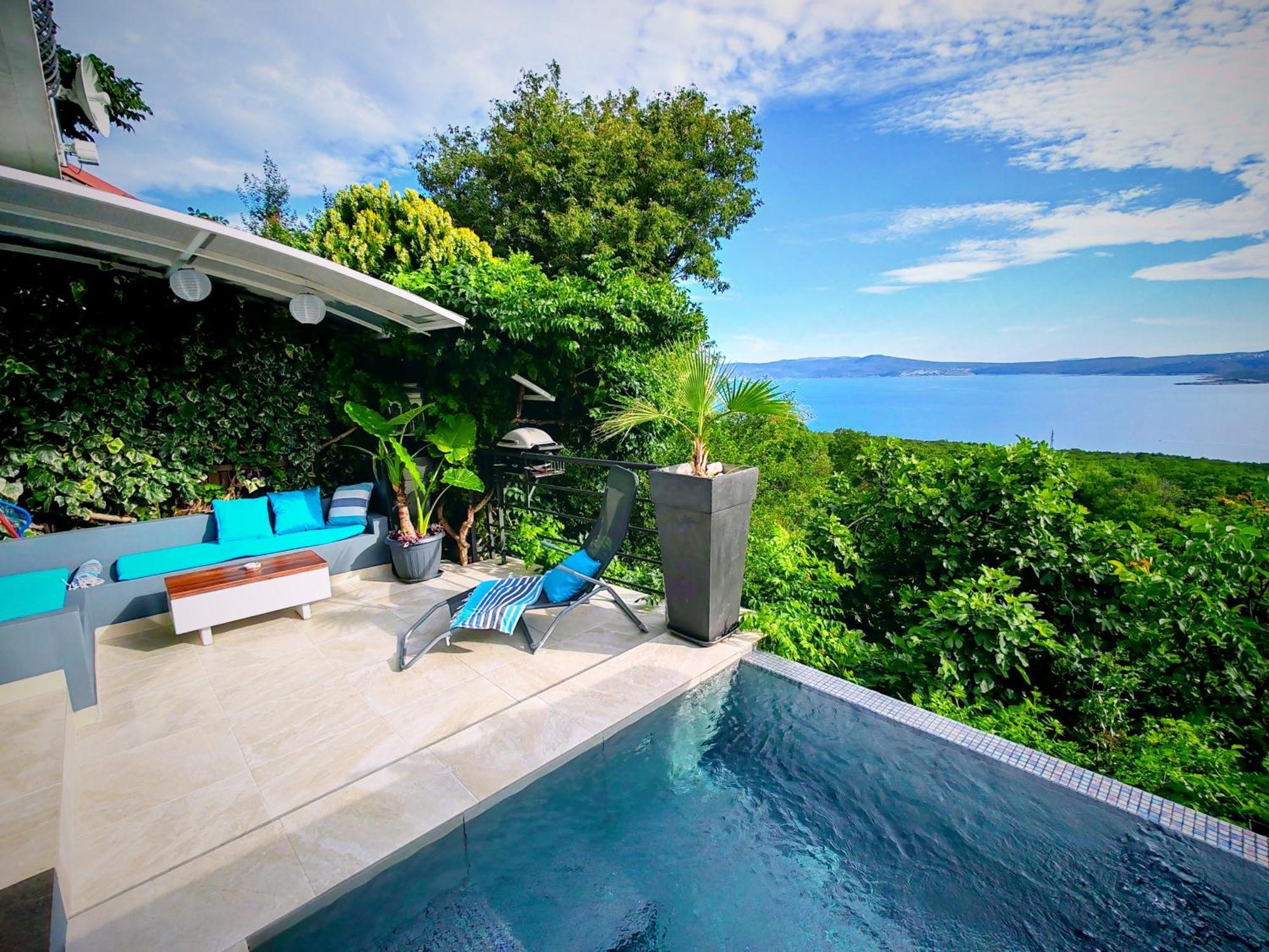 Art Gallery House With A Small Relaxing Pool Crikvenica Eksteriør billede